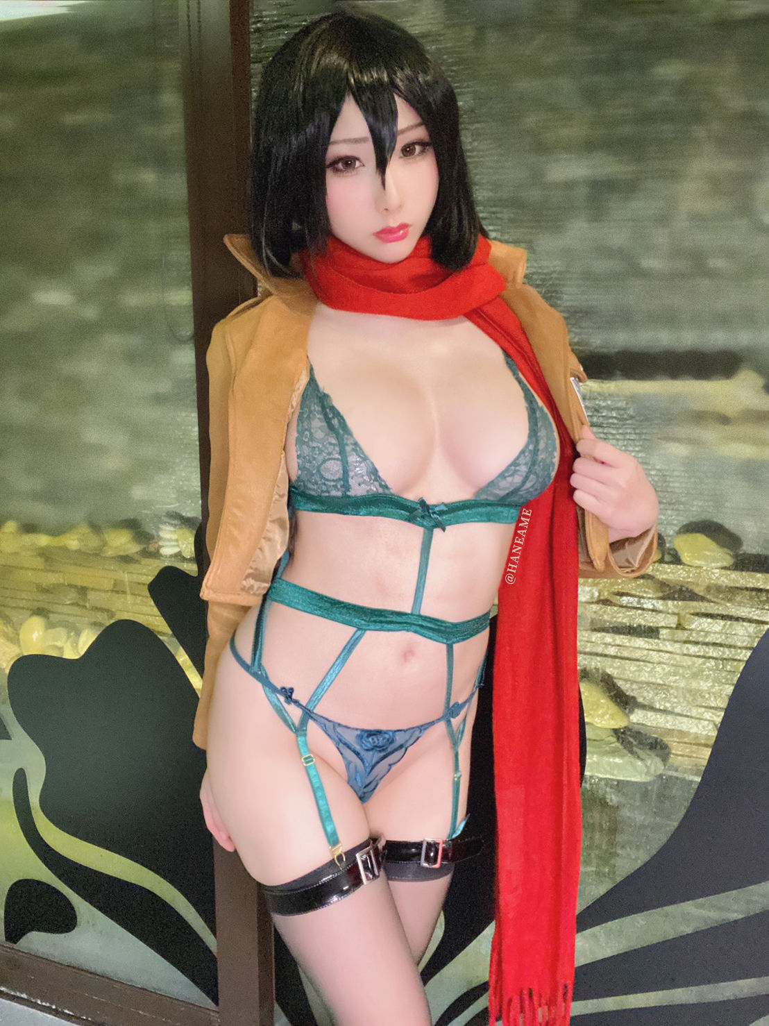 Пленительный cosplay Mikasa Ackerman (Атака Титанов) by HaneAme nude